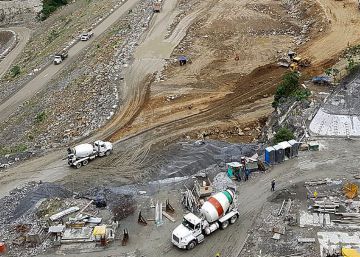 Más de 9.000 evacuados por la obstrucción de una presa en Colombia