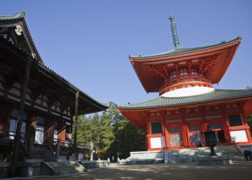 Un monje budista japonés demanda a su templo por exceso de trabajo