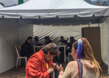 Filas y jóvenes, los protagonistas de las elecciones de Colombia