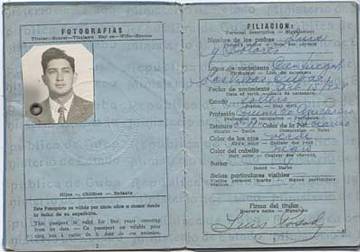 Pasaporte cubano de Posada Carriles.