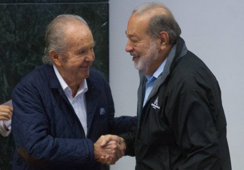 BaillÃ¨res saluda al magnate Carlos Slim.
