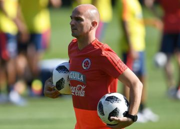 Pékerman, Cambiasso, James y 34 toques de balón