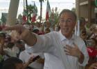 López Obrador exhibe su poderío con un baño de masas en el Estadio Azteca