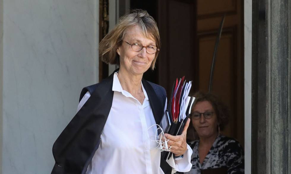 La ministra francesa de Cultura, FranÃ§oise Nyssen, ha defendido la ley contra las noticias falsas.