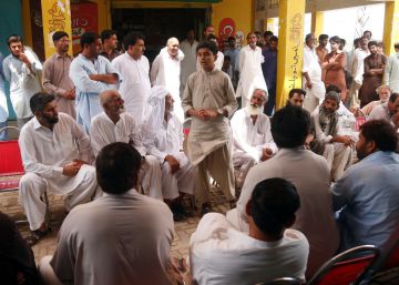 Un niño de 12 años da mítines en Pakistán en sustitución de su padre encarcelado