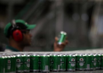 Heineken suprime a sus azafatas de promoción en Mozambique por abusos sexuales