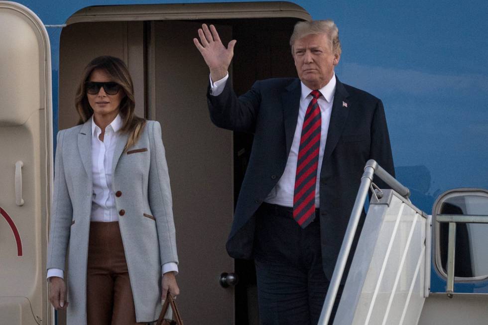 Donald Trump, y la primera dama, Melania Trump, a su llegada a Helsinki.