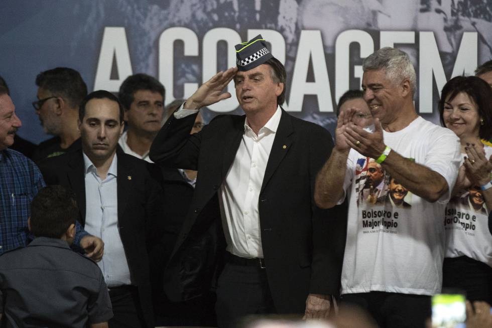 El candidato de ultraderecha Jair Bolsonaro horas antes de anunciar a su 'nÃºmero dos' en la convenciÃ³n de su partido, el Partido Social Liberal