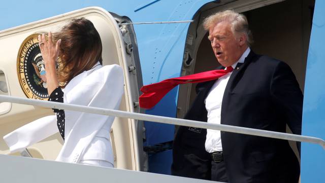 Donald y Melania Trump, en el Air Force One.