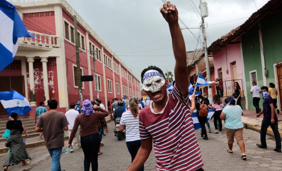 Un hombre enmascarado, en una protesta en Nicaragua el 25 de agosto.