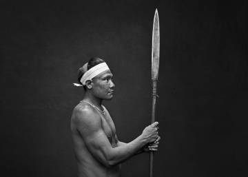 Sebastião Salgado retrata a la tribu que teme al hombre blanco