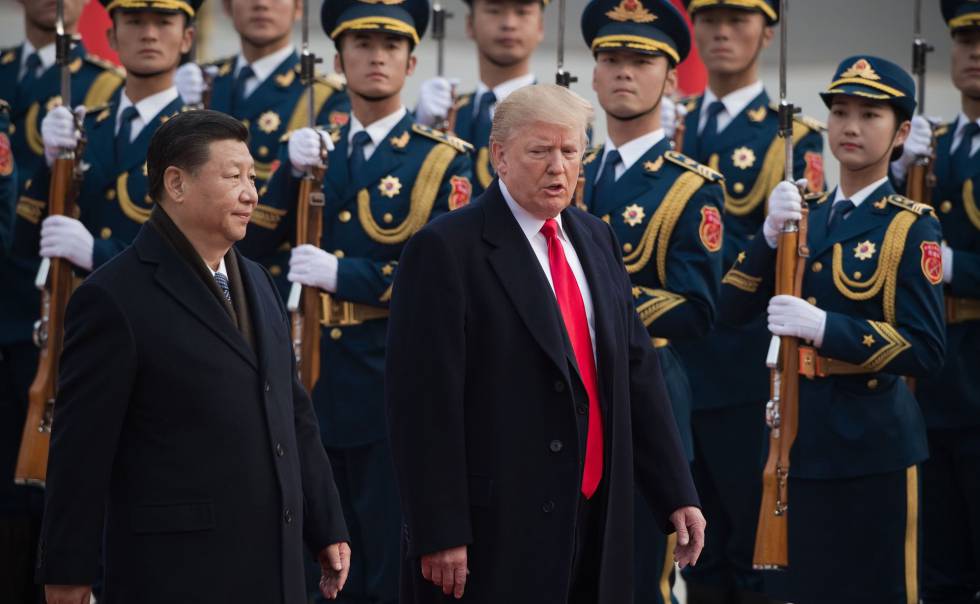 El presidente chino, Xi Jinping, y el de EE UU, Donald Trump, en PekÃ­n en noviembre de 2017.