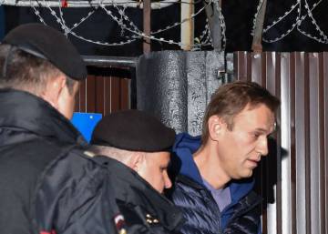 El opositor ruso Navalni es detenido al salir de la cárcel