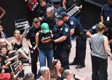 Más de 300 detenidos por manifestarse contra el juez Kavanaugh en el Senado
