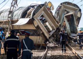 Siete muertos y 86 heridos al descarrilar un tren en Marruecos