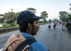 México ofrece trabajo y atención médica a la caravana migrante para frenar su paso a EE UU