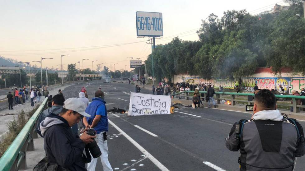 Corte de la carretera México-Pachuca, este lunes. 