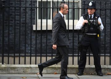 El secretario de Estado británico para el Brexit, Dominic Raab, este martes tras una reunión de gabinete. 