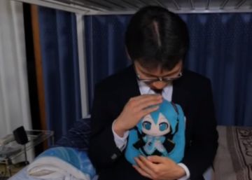 El matrimonio entre un holograma y un hombre que ha sorprendido a Japón