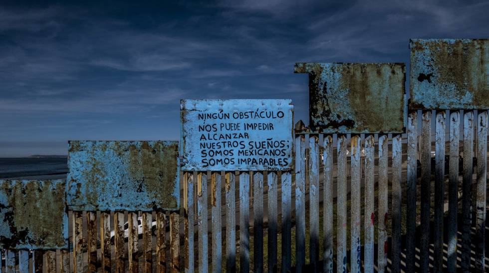 La valla fronteriza en Tijuana, México.