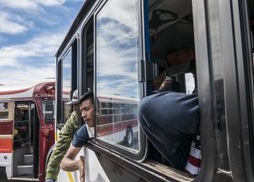 El delirante viaje de la caravana migrante: 48 horas para llegar a las puertas de EE UU