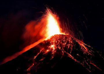 Una nueva erupción del volcán del Fuego obliga a la evacuación de 4.000 personas en Guatemala
