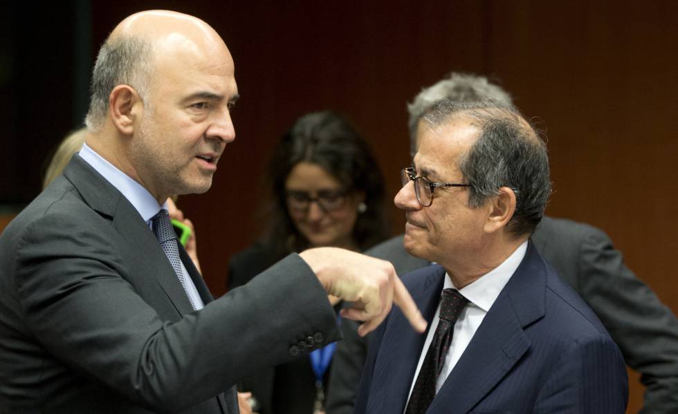 El comisario Pierre Moscovici y el ministro Giovanni Tria, el pasado lunes en Bruselas.