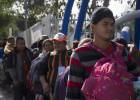EE UU reprime con gases lacrimógenos y pelotas de goma el intento de un grupo de migrantes de saltar la valla