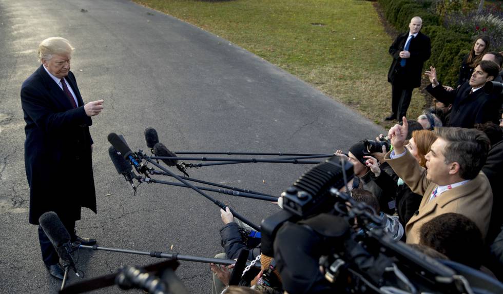 Trump responde a una pregunta del periodista de CNN Jim Acosta, el pasado martes