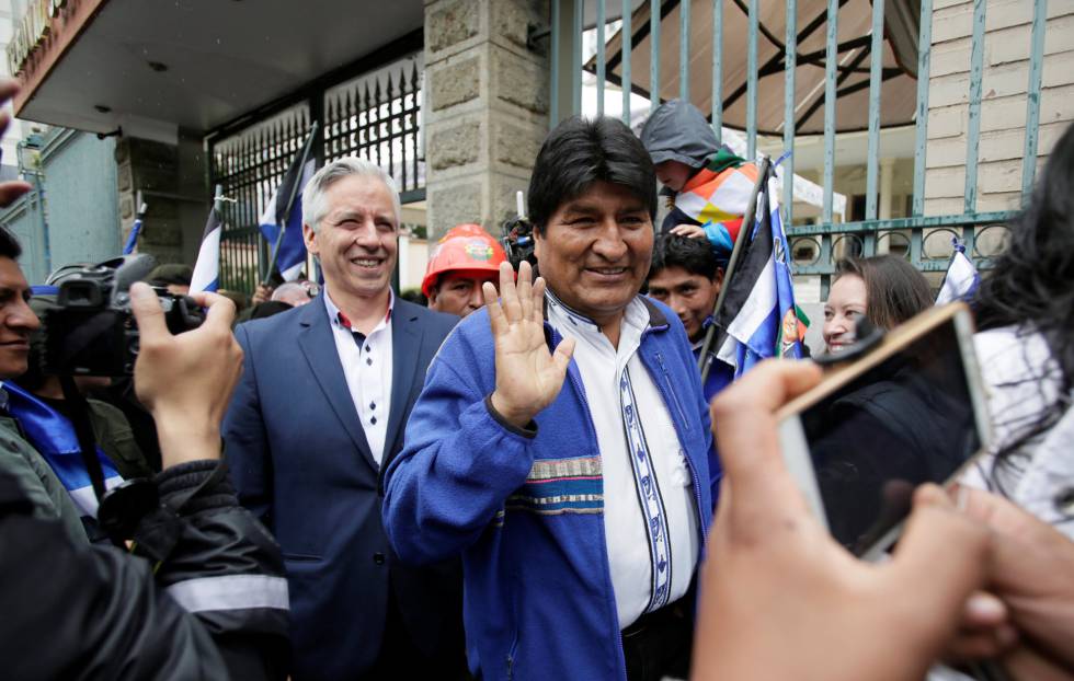 Evo Morales junto con el vicepresidente Ãlvaro GarcÃa.