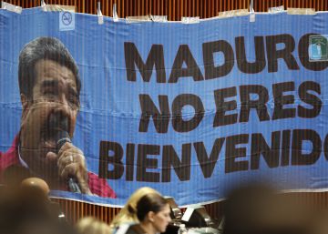 Una pancarta en el Congreso mexicano contra NicolÃ¡s Maduro.