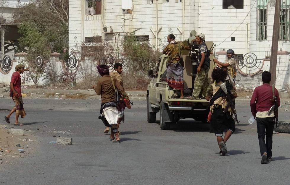 Fuerzas progubernamentales, este lunes en la ciudad yemenÃ­ de Hodeida.