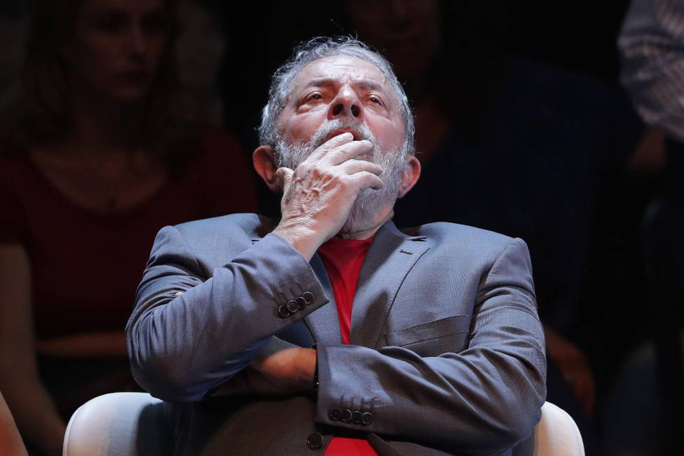 FotografÃa de archivo fechada el 2 de abril de 2018 que muestra al expresidente brasileño Luiz Inácio Lula da Silva durante un acto polÃtico en RÃo de Janeiro (Brasil)
