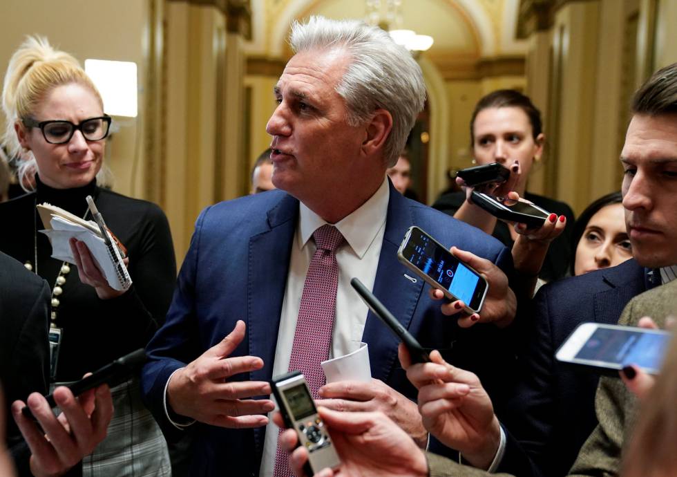 El líder republicano de la Camara de Representantes Kevin McCarthy en el Capitolio.