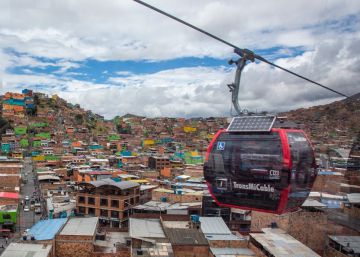 La barriada de Bogotá que toma vuelo (colgada de un cable)