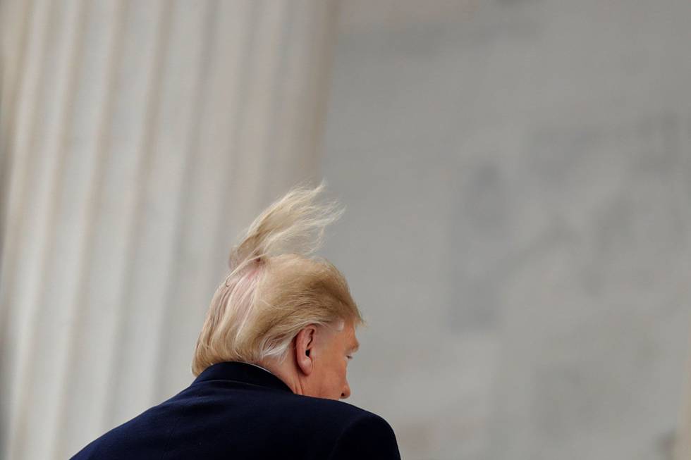 El presidente Donald Trump, ante la entrada al Capitolio.