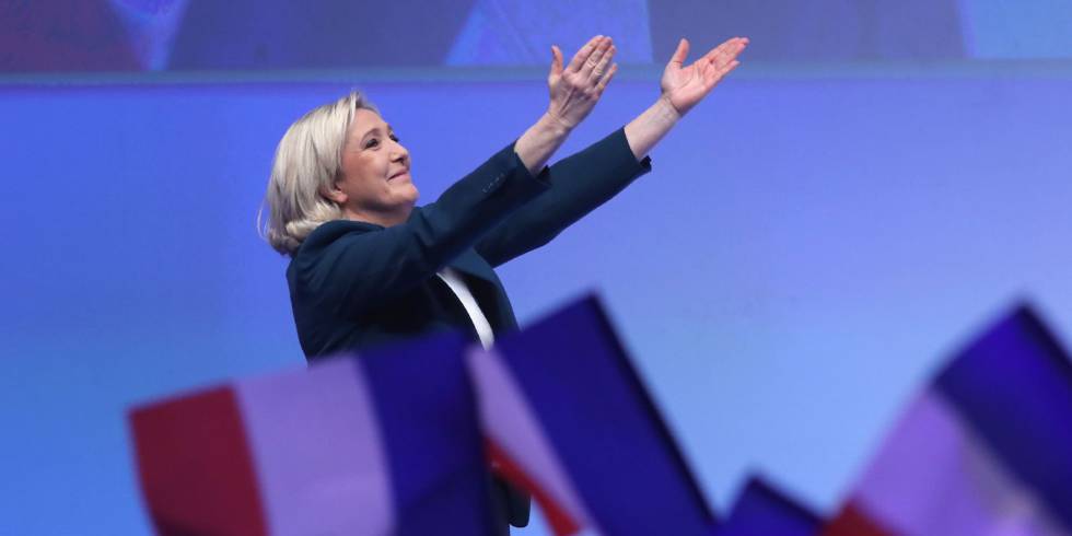 Marine Le Pen, en el acto de lanzamiento de la campaÃ±a a las elecciones europeas, este domingo en ParÃ­s.