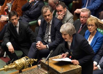 El Parlamento británico rechaza por rotunda mayoría el pacto de Brexit de May