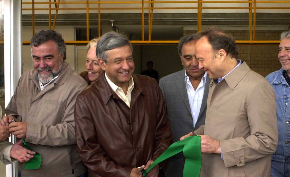 Encinas, López Obrador y Gertz Manero en la apertura del penal de Santa Martha en 2003.