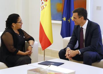 Pedro Sánchez, este viernes en La Moncloa con la presidenta del Parlamento Centroamericano, Irma Amaya.
