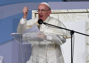 El papa Francisco, habla durante la vigilia de oración en Panamá.