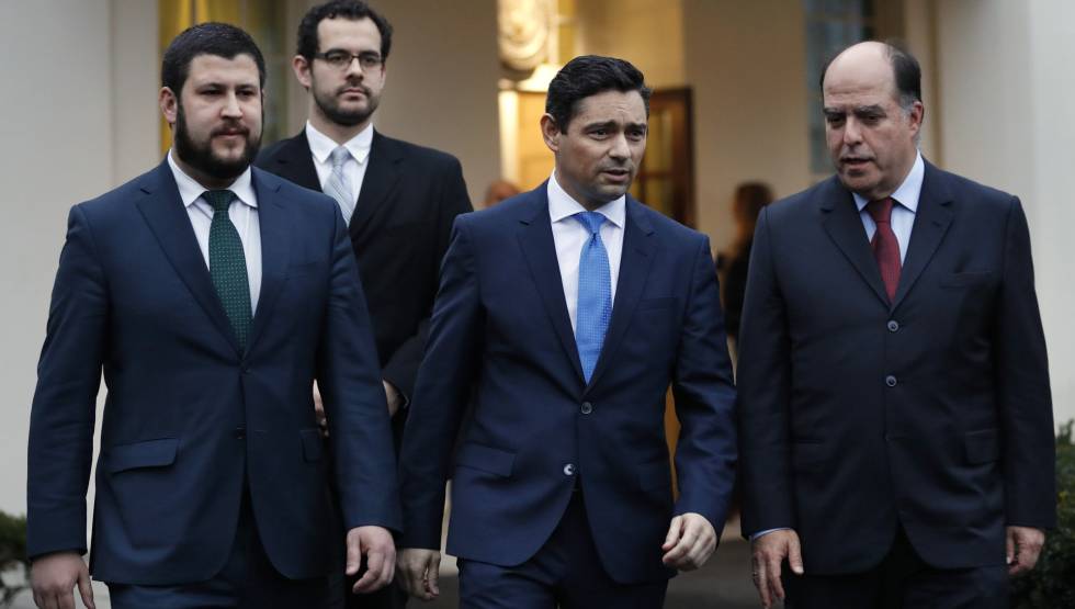 De derecha a izquierda, los opositores Julio Borges, Carlos Vecchio, encargado de negocios de Guaidó en EE UU, David Smolansky y Francisco Márquez.