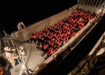 Italia avisa de que cerrará sus puertos a un barco de rescate con más de 600 migrantes
