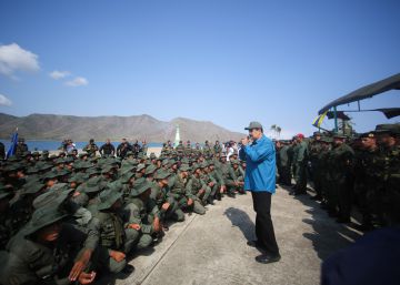 Maduro, este domingo en Turiamo (Venezuela) durante unos ejercicios militares.