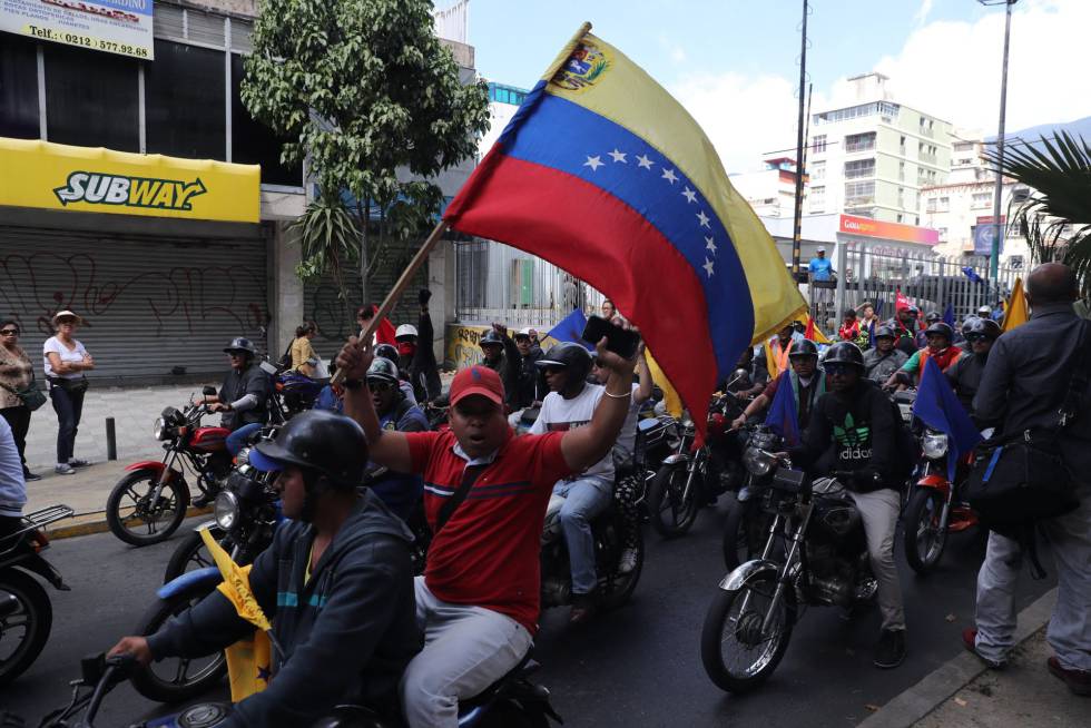 Los simpatizantes de Maduro conocidos como colectivos.