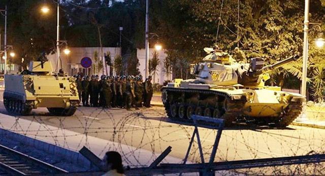 Militares turcos en el golpe de Estado de 2016. 