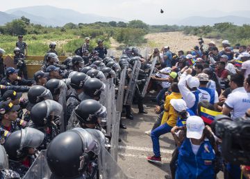 La ‘batalla’ del puente Simón Bolívar se estrella con el muro de los militares