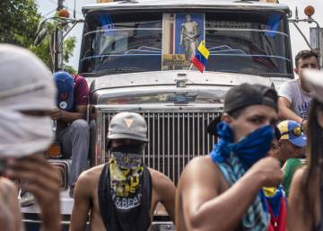 La ayuda humanitaria se atasca en la frontera de Venezuela