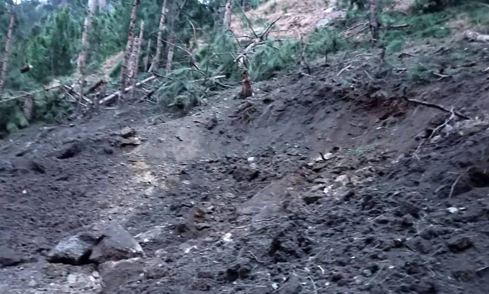 El cráter que ha dejado el lanzamiento de explosivos por cazas indios en Balakot. 