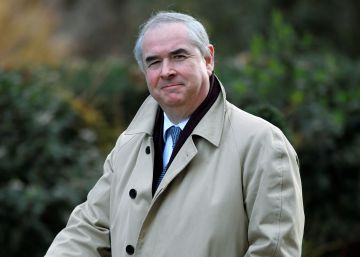 El Abogado General de Reino Unido, Geoffrey Cox, este martes en los alrededores de Downing Street